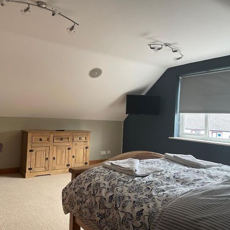 Fabulous 2 Bed Apartment เพนริท ภายนอก รูปภาพ